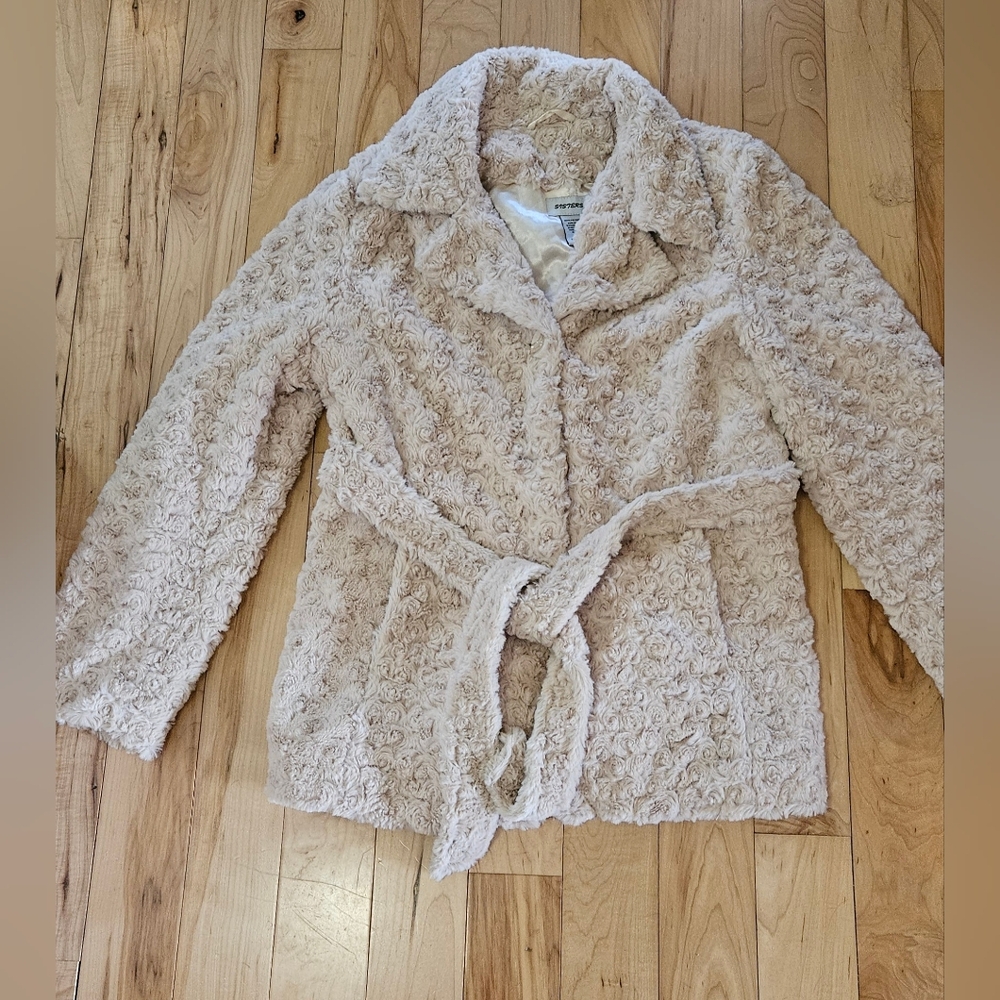 Sisters Outerwear Women's Cream Textured Jacket